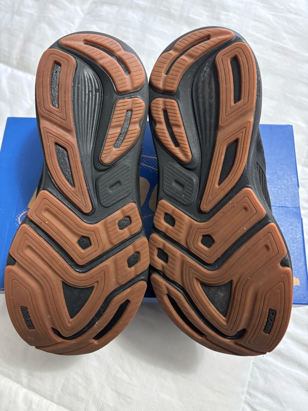 NEW Brooks all Black women size 7 - Picture 3 of 7